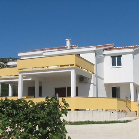 Apartments Pijaza Banjol Pokoj fotografie
