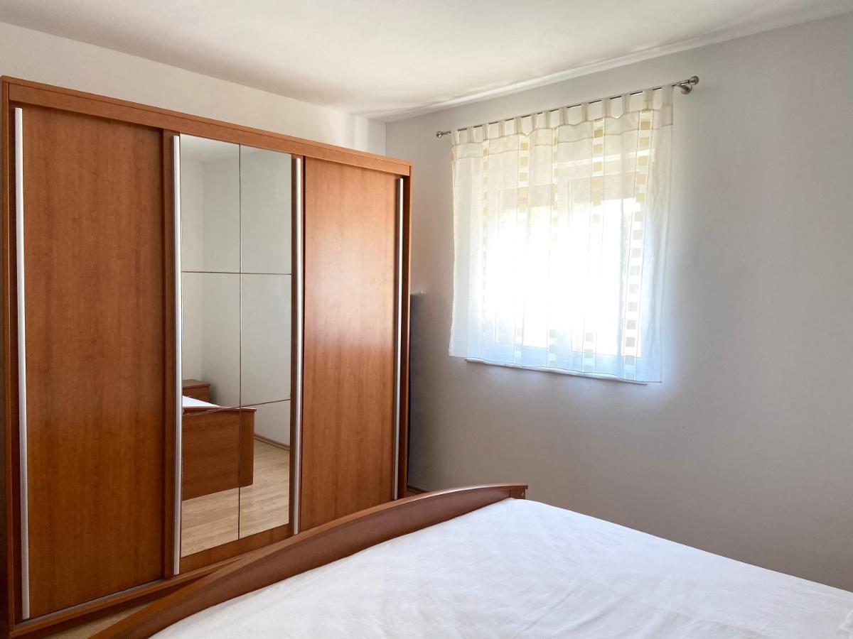 Apartments Pijaza Banjol Exteriér fotografie