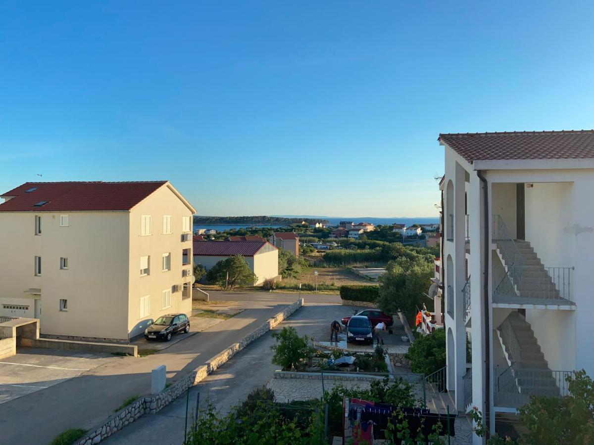 Apartments Pijaza Banjol Exteriér fotografie