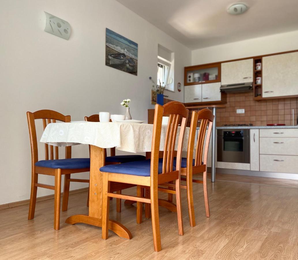 Apartments Pijaza Banjol Exteriér fotografie